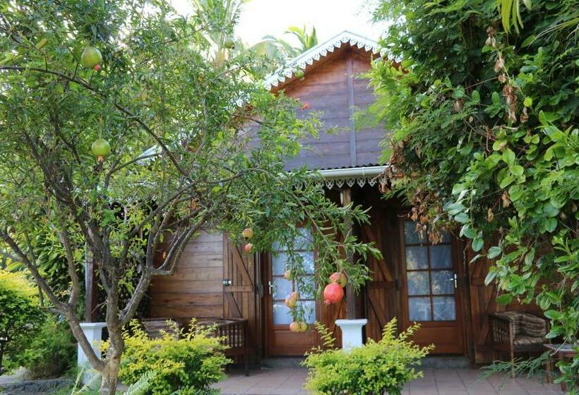 تختخواب و صبحانه Saint Leu Chambre 3 épis Avec Pdj Piscine En Pleine Nature Vue Mer Bardzour