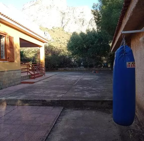 Aamiaismajoitus (B&B) Sunset Cottage