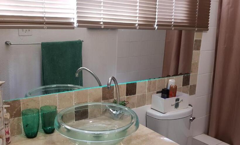 בית מלון כפרי A Farm Stay Casablanca S Private Cottage,no Loadshedding!