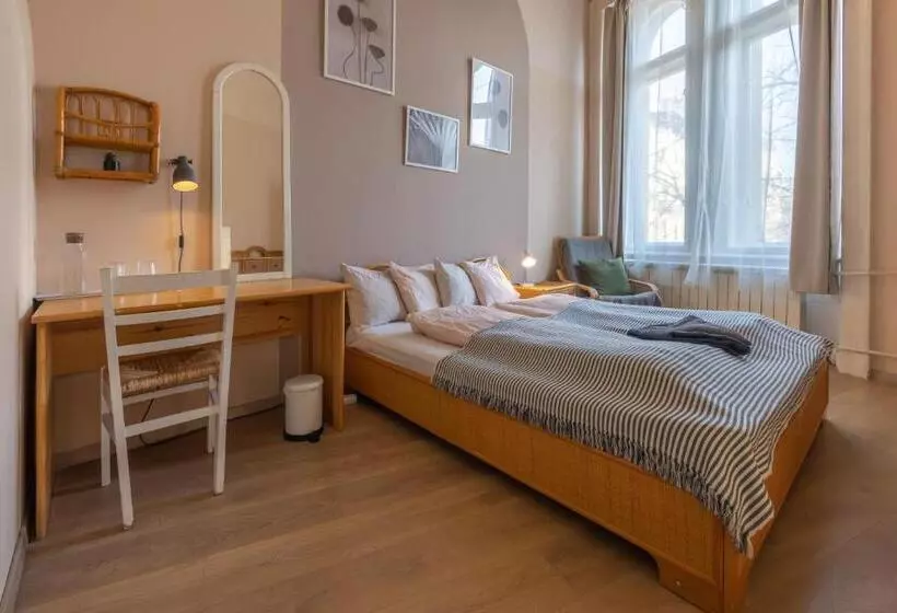 ペンション Gellerico Rooms At Rákóczi Square