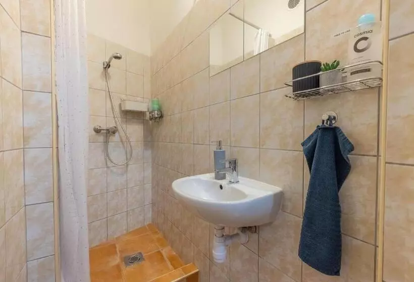 ペンション Gellerico Rooms At Rákóczi Square
