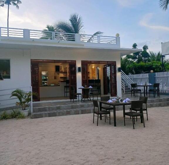 פנסיון Maykenn Beach