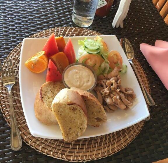 פנסיון Maykenn Beach