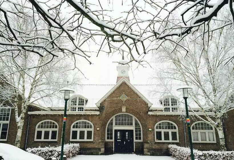 ペンション Overnachten In De Oude West Indiëschool