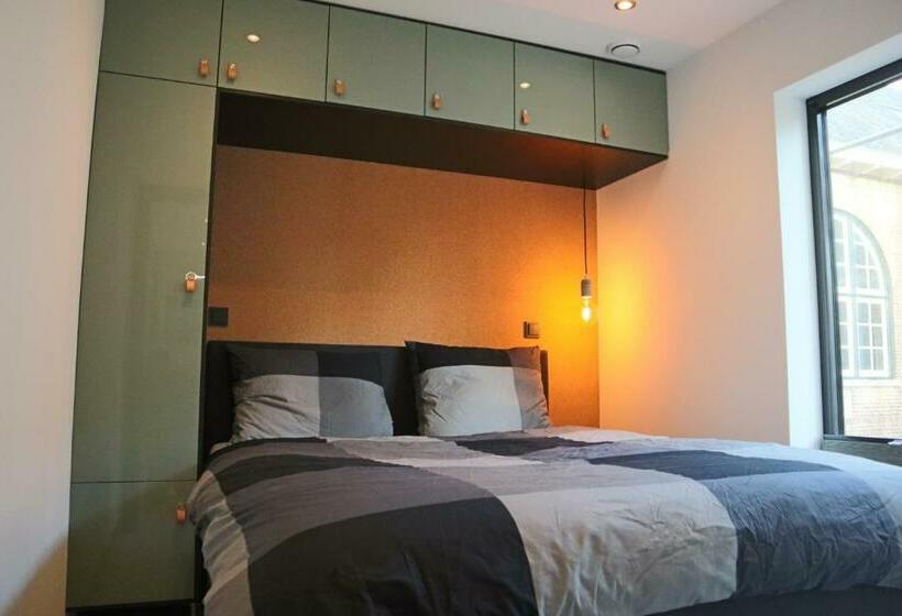 Pensjonat Overnachten In De Oude West Indiëschool