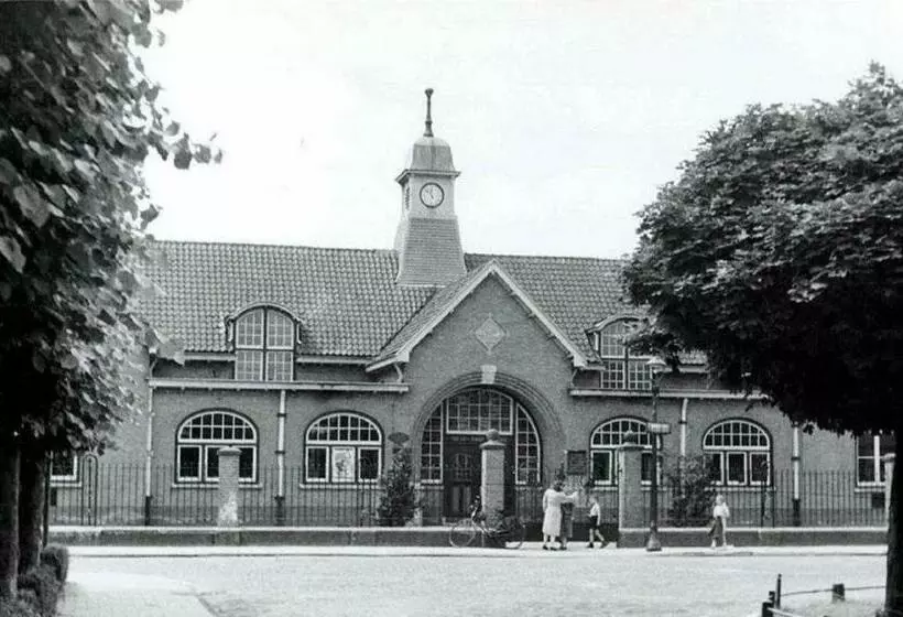 ペンション Overnachten In De Oude West Indiëschool