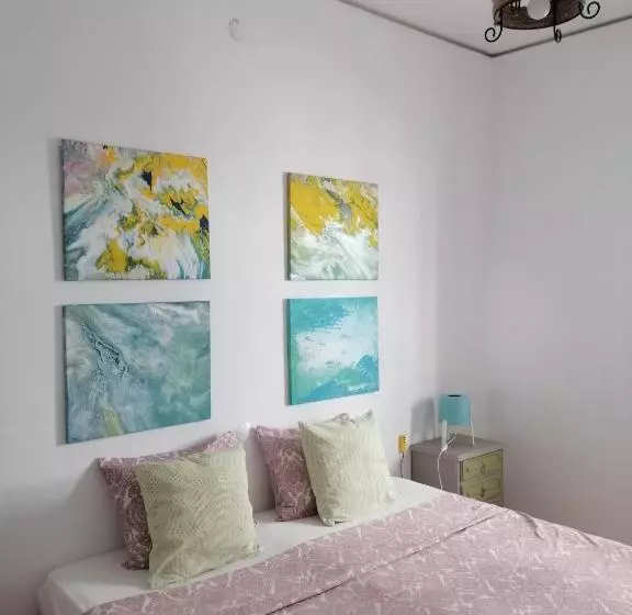 پانسیون The Portuguese Element