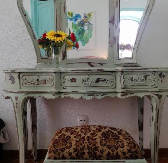 پانسیون The Portuguese Element