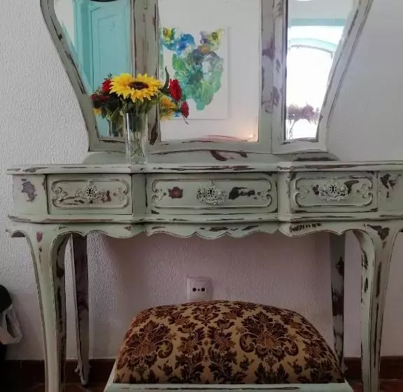 پانسیون The Portuguese Element