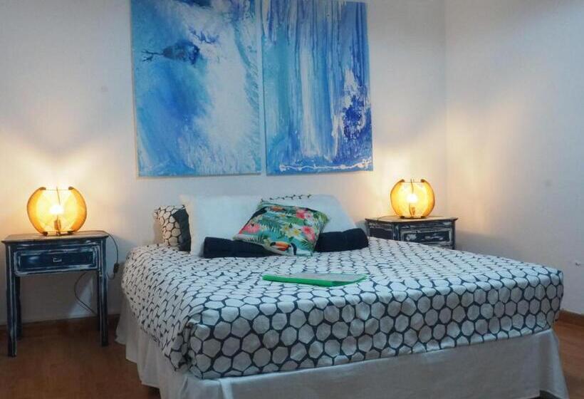 پانسیون The Portuguese Element