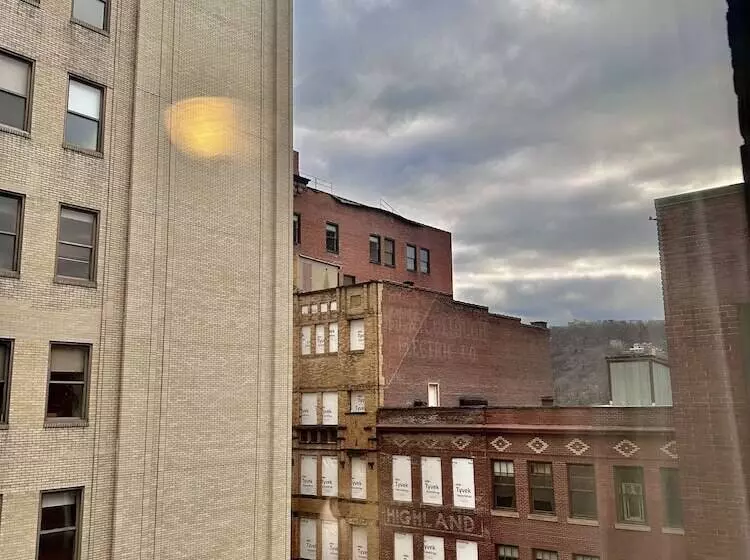 Stay Pittsburgh