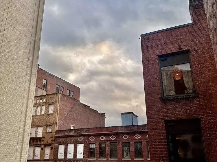 Stay Pittsburgh