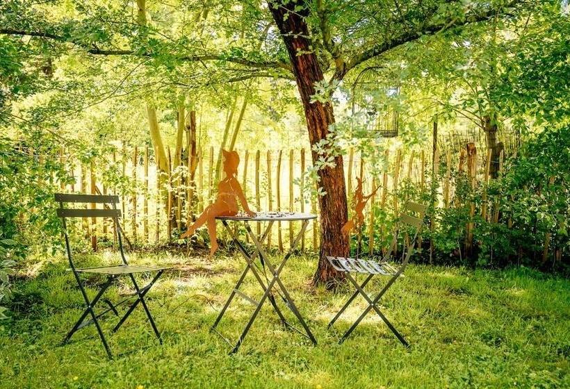 تختخواب و صبحانه Le Jardin Des Secrets