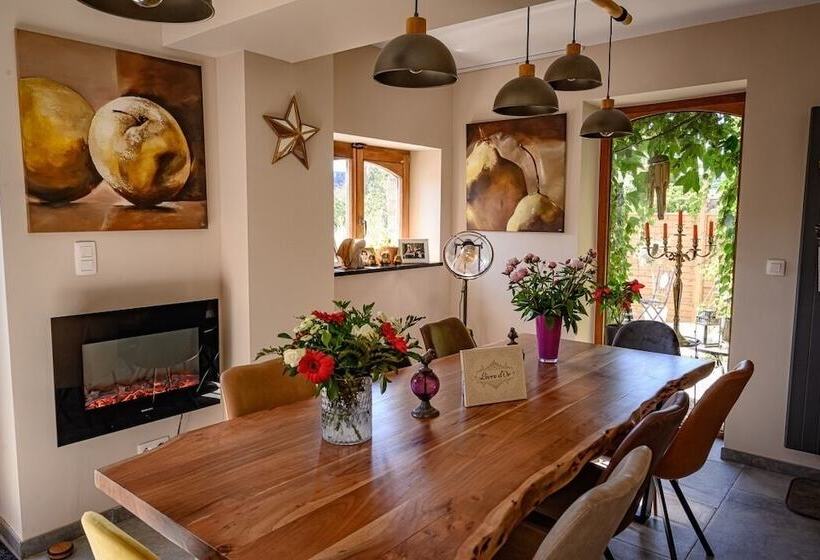 تختخواب و صبحانه Le Jardin Des Secrets