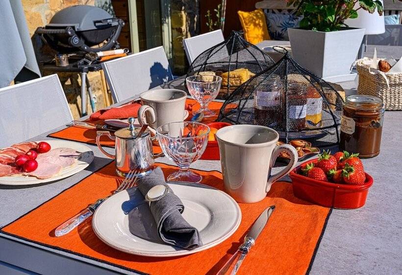 تختخواب و صبحانه Le Jardin Des Secrets