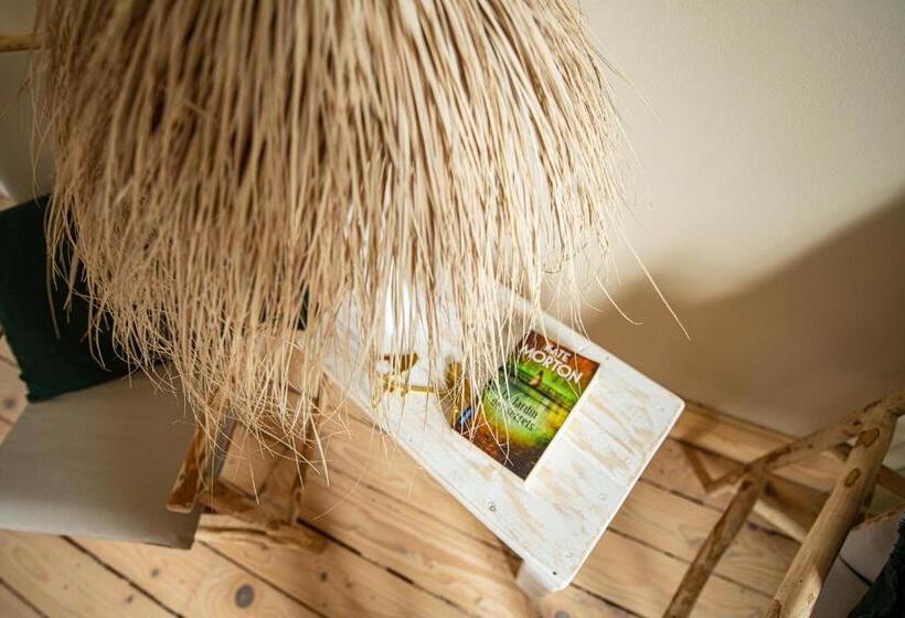 تختخواب و صبحانه Le Jardin Des Secrets