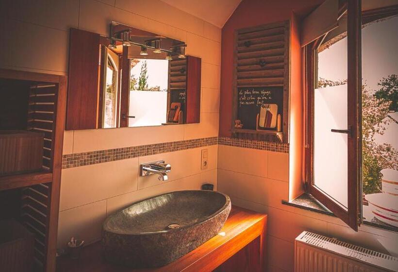 تختخواب و صبحانه Le Jardin Des Secrets