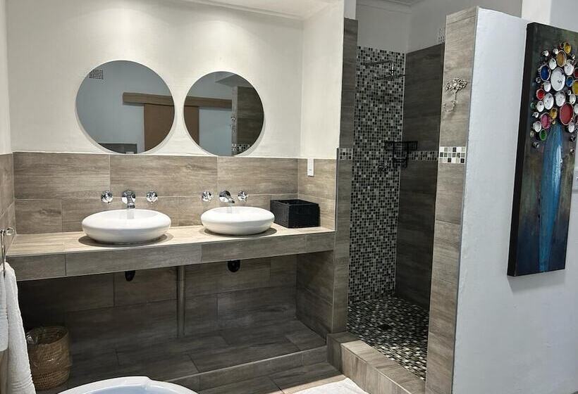 Pension Calla Lily Guesthouse