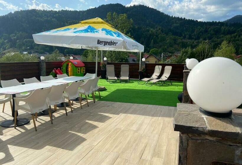 Пансион Four S Palace