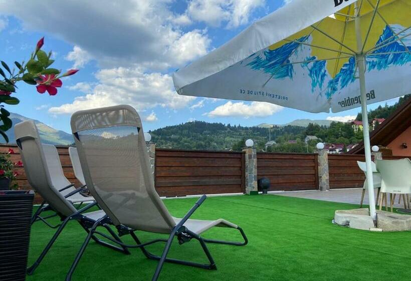 Пансион Four S Palace