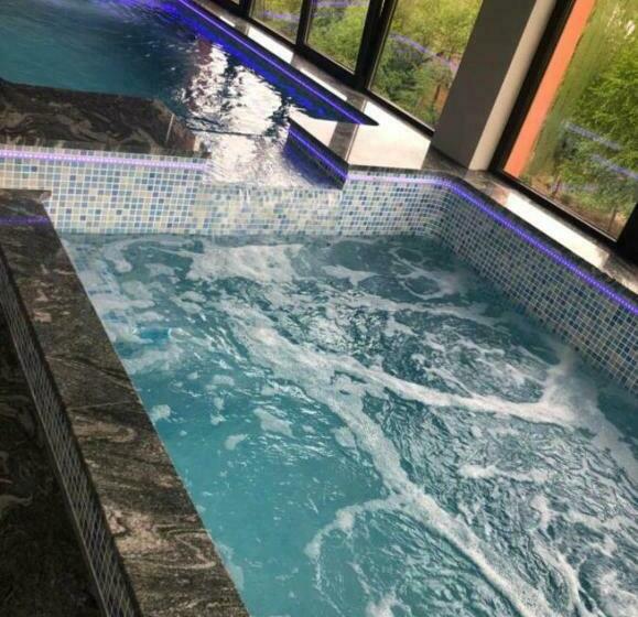 Пансион Four S Palace