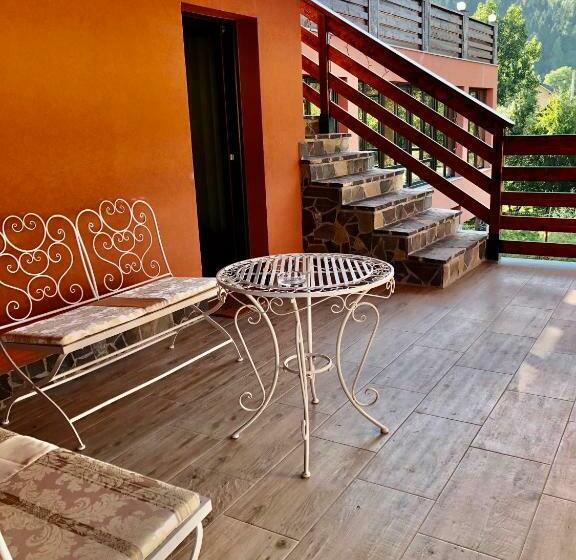 Пансион Four S Palace