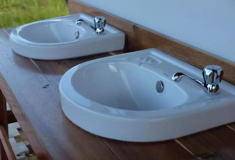 Majatalo Palayan Paradise Huts