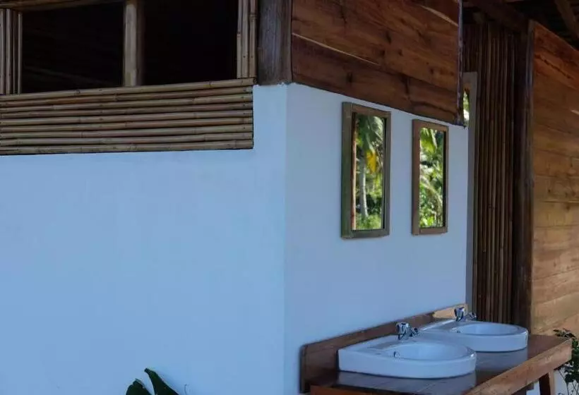 Majatalo Palayan Paradise Huts