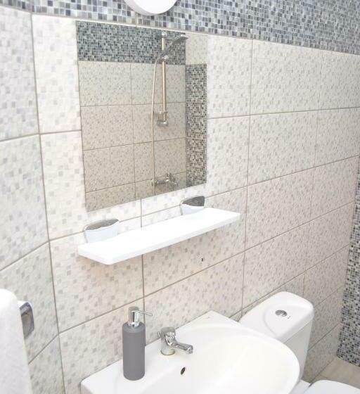 膳宿费 Road Rooms