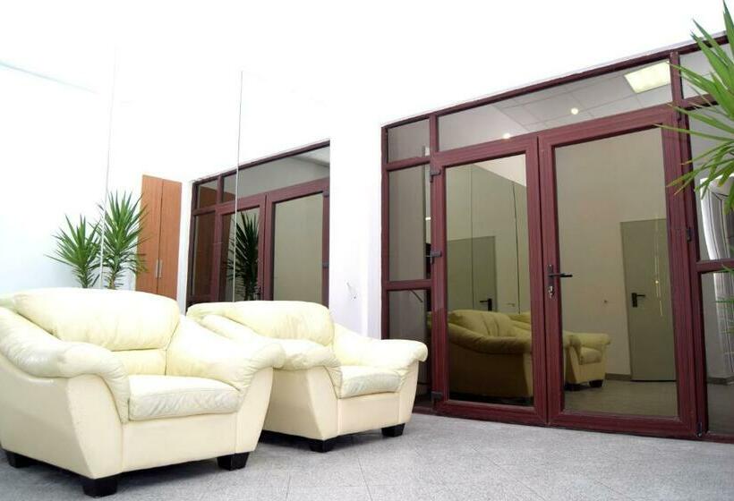 膳宿费 Road Rooms