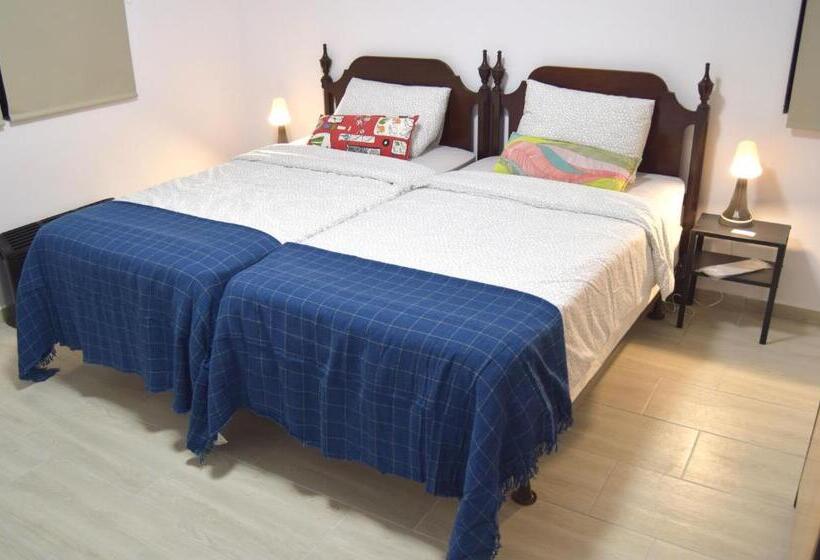 膳宿费 Road Rooms