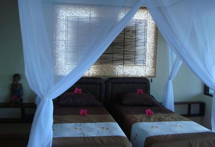 リゾートホテル Arjunabungalows