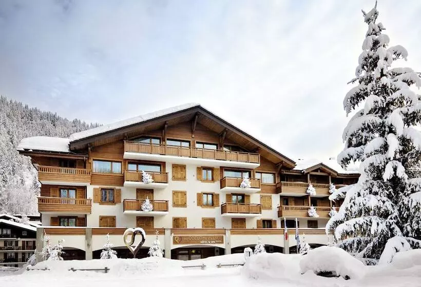 Отель Au Coeur Du Village