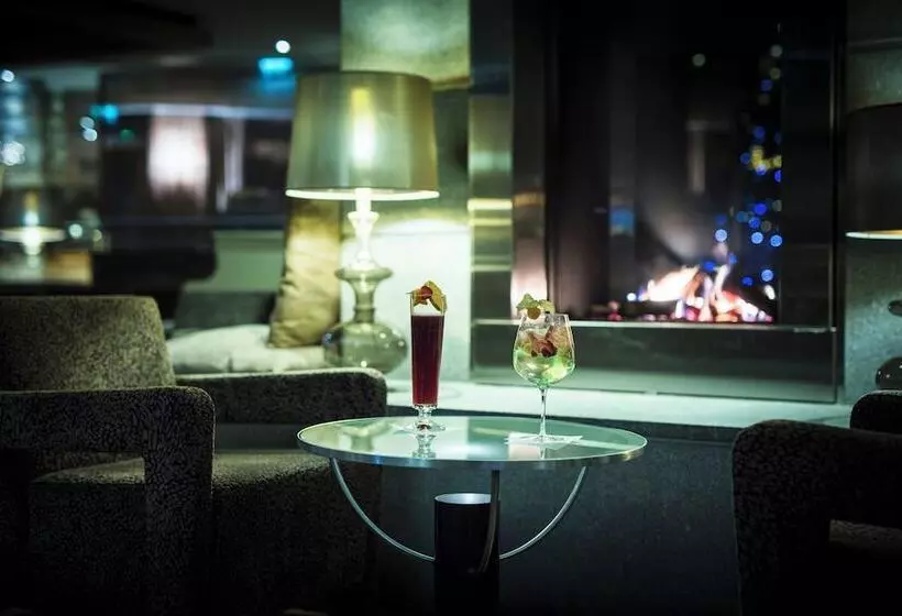 Отель Au Coeur Du Village