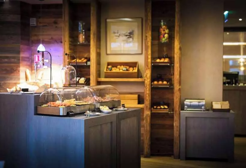 Отель Au Coeur Du Village