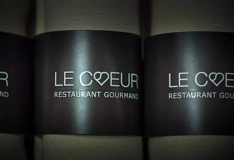 Отель Au Coeur Du Village