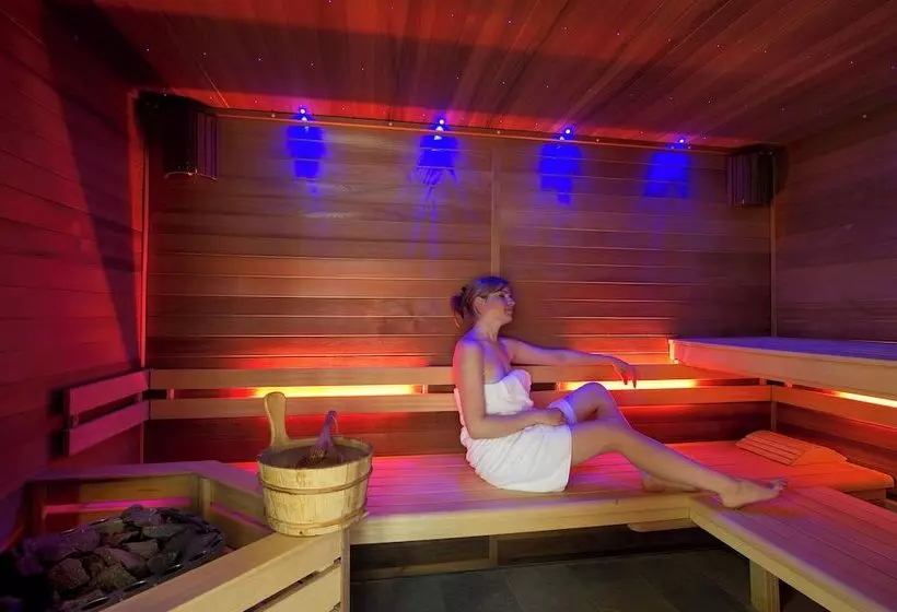 Отель Au Coeur Du Village