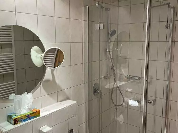 Отель Bettina Garni