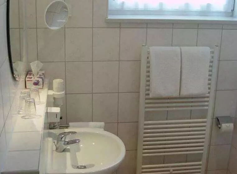 Отель Bettina Garni