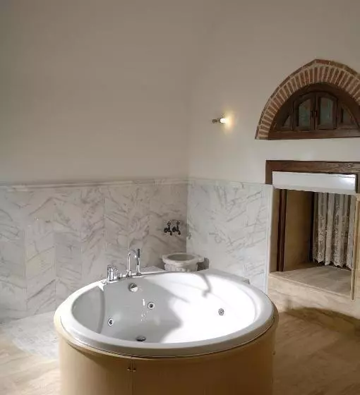 Hotel Kanuni Kervansaray Historical