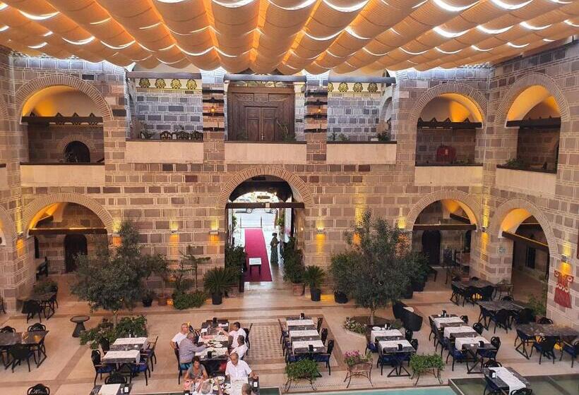 هتل Kanuni Kervansaray Historical