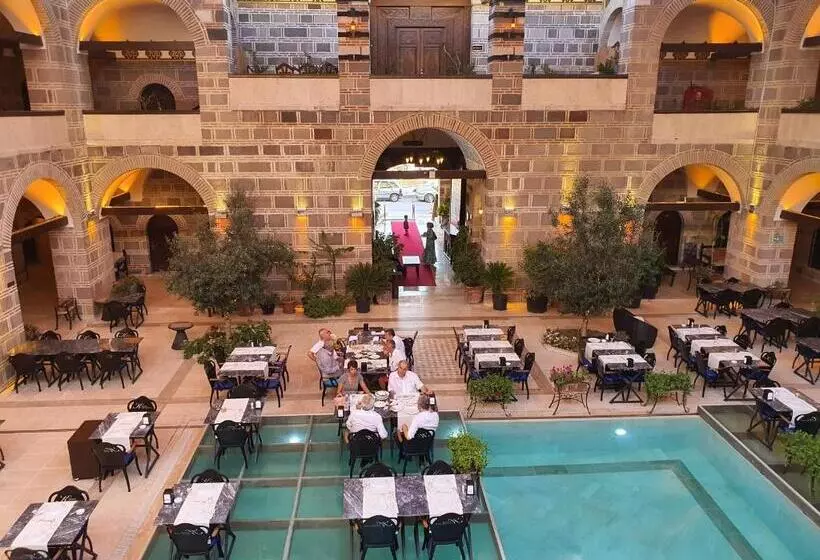 Hotel Kanuni Kervansaray Historical