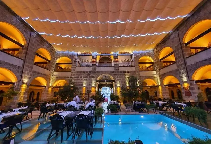 Hotel Kanuni Kervansaray Historical