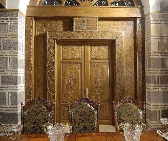 Hotel Kanuni Kervansaray Historical