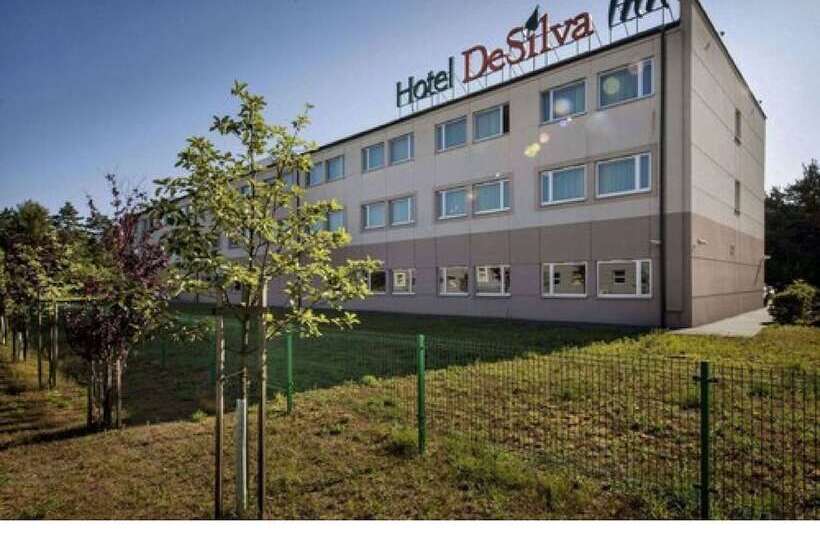 ホテル Desilva Inn Katowice Airport