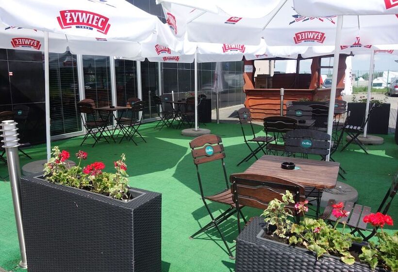 ホテル Desilva Inn Katowice Airport