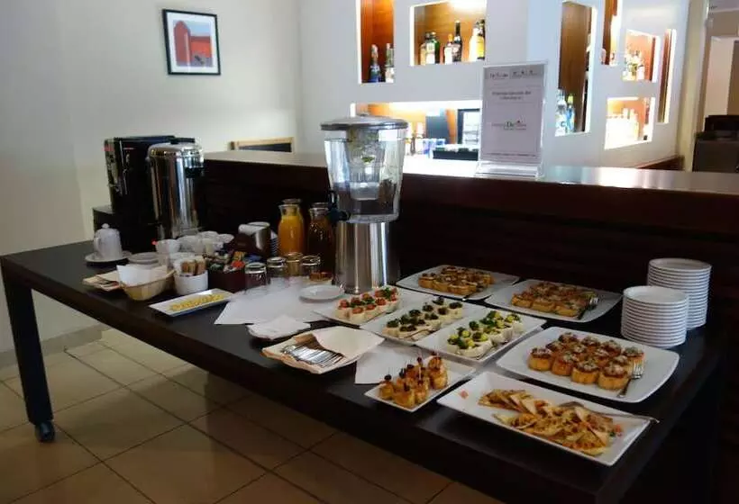 Отель Desilva Inn Katowice Airport