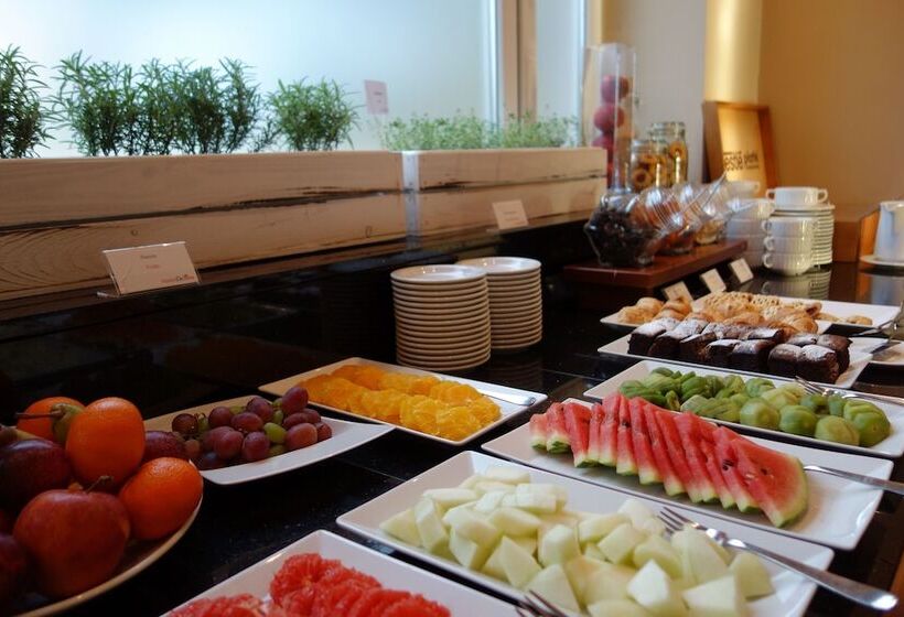 ホテル Desilva Inn Katowice Airport