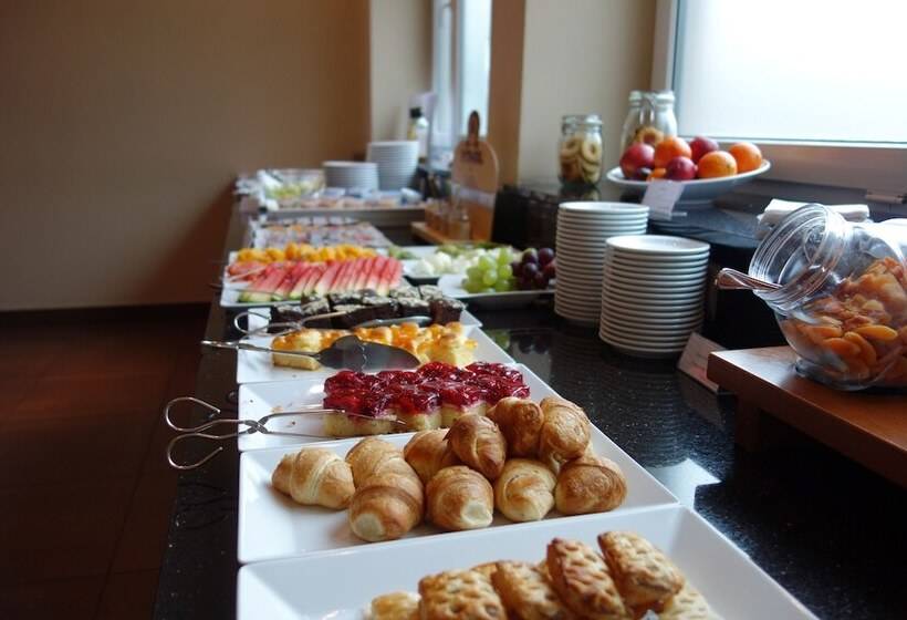 ホテル Desilva Inn Katowice Airport