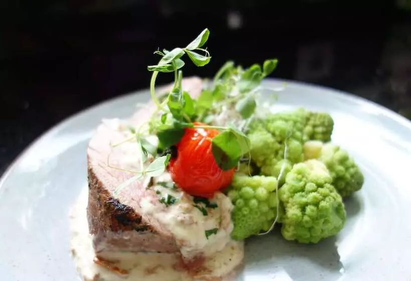 Отель Desilva Inn Katowice Airport